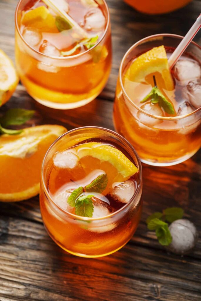 Aperol Spritz mit Orange